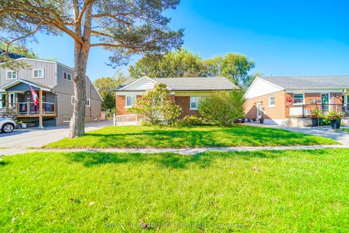 82 Admiral Rd, Ajax, ON, L1S2N9 | Card Image