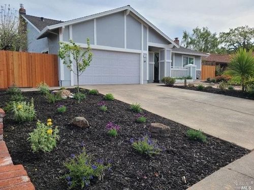 118 Van Buren Ct, Novato, CA, 94947-7406 | Card Image
