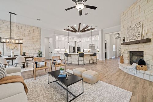 228 Trick Pony, Liberty Hill, TX, 78642-2333 | Card Image