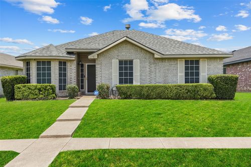 837 Applewood Dr, Cedar Hill, TX, 75104-2905 | Card Image