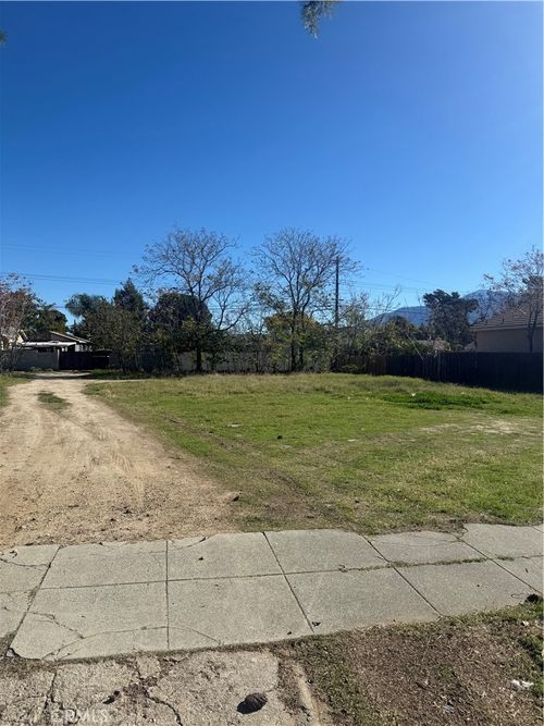 314 N 6th St, Banning, CA, 92220-4721 | Card Image