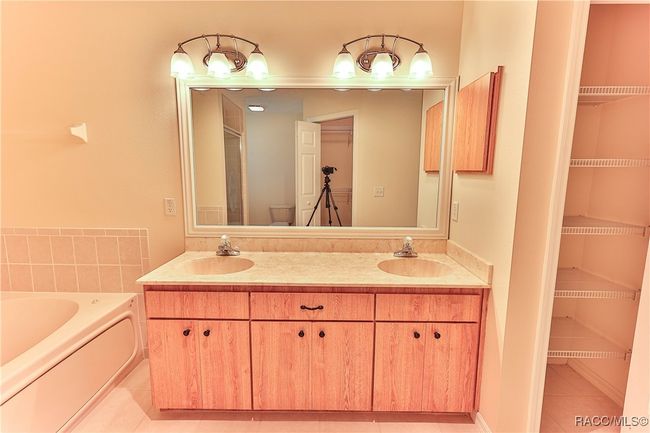 8087 E Decatur Ct, House other with 3 bedrooms, 2 bathrooms and 3 parking in Floral City FL | Image 29