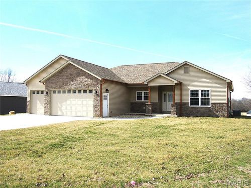 9 Fairway Ct, Alton, IL, 62002-8871 | Card Image