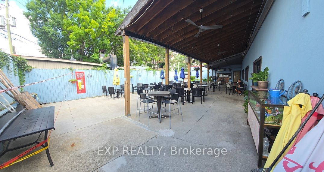 Commercial Sale in London East 5