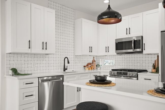 2 - 2207 E 13 Th St, House other with 3 bedrooms, 3 bathrooms and 3 parking in Austin TX | Image 9