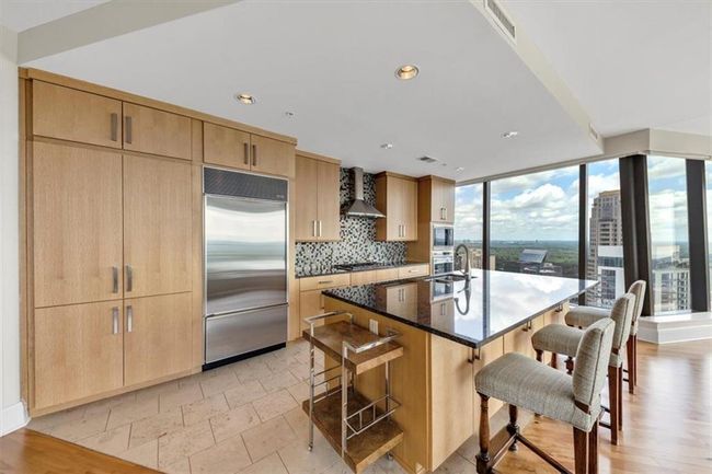 UNIT-3504 - 3344 Peachtree Rd Ne, Condo with 2 bedrooms, 3 bathrooms and 2 parking in Atlanta GA | Image 16