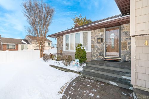 4 Nottinghill Dr, Massapequa, NY, 11758-3234 | Card Image
