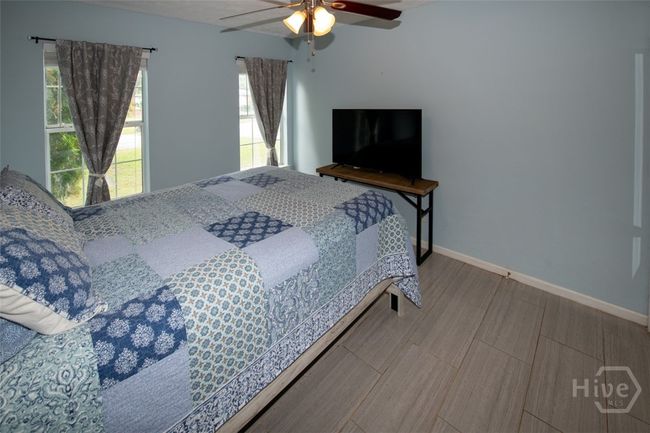 Main Floor Bedroom | Image 19