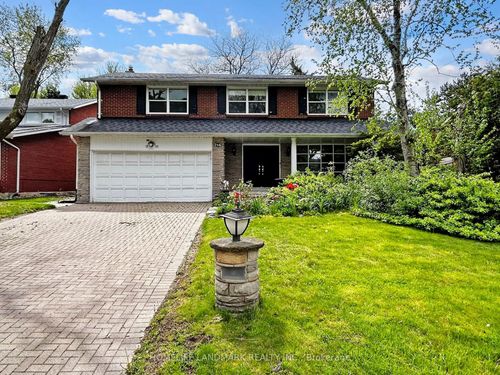 714 Conacher Dr, North York, ON, M2M3N6 | Card Image