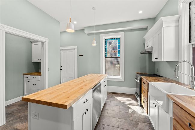 49 Princeton Ave, House other with 4 bedrooms, 4 bathrooms and 5 parking in Providence RI | Image 22