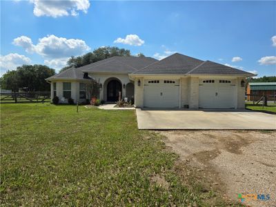 7134 Old Highway Road, House other with 3 bedrooms, 2 bathrooms and null parking in Inez TX | Image 1