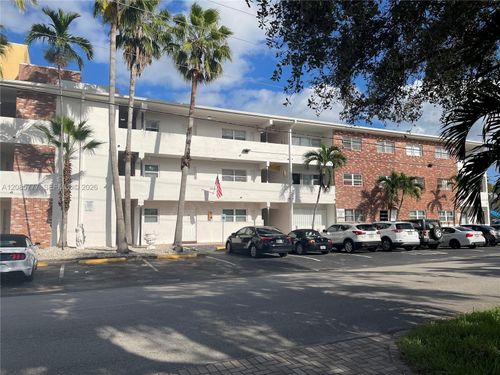9c-17001 Ne 9th Ave, Miami, FL, 33162-2581 | Card Image