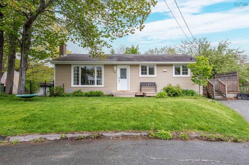 7 Karen Court, Dartmouth, NS, B2X2K1 | Card Image