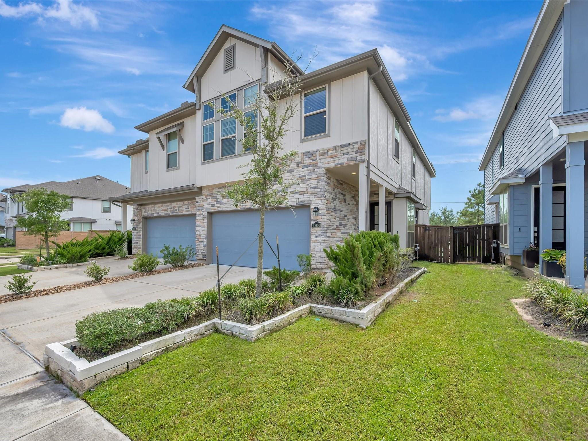 Residential Lease in Iowa Colony