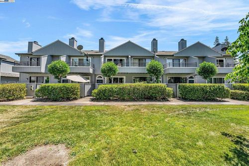 117 Glenbridge Ct, Pleasant Hill, CA, 94523-4720 | Card Image