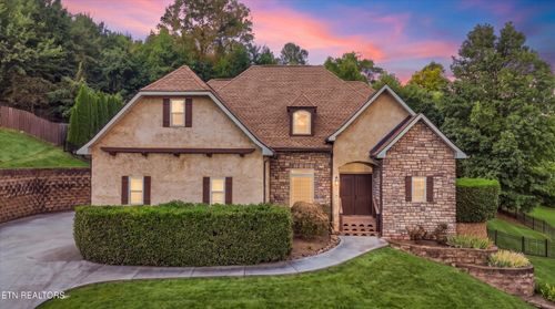 8121 Laurel Falls Ln, Knoxville, TN, 37931-4045 | Card Image
