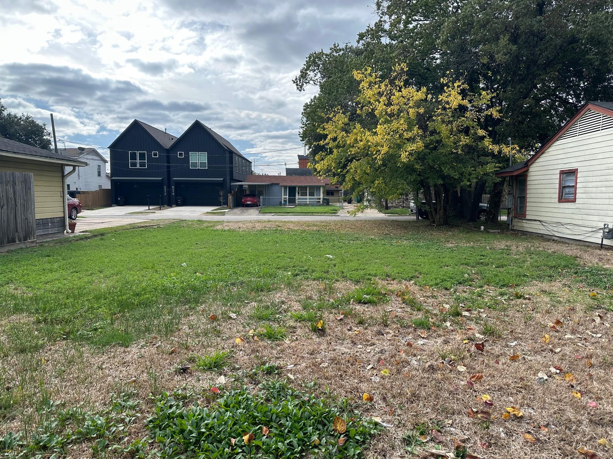 Land in Houston 4