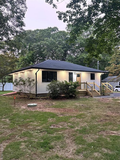 131 Southaven Ave, Mastic, NY, 11950-3928 | Card Image