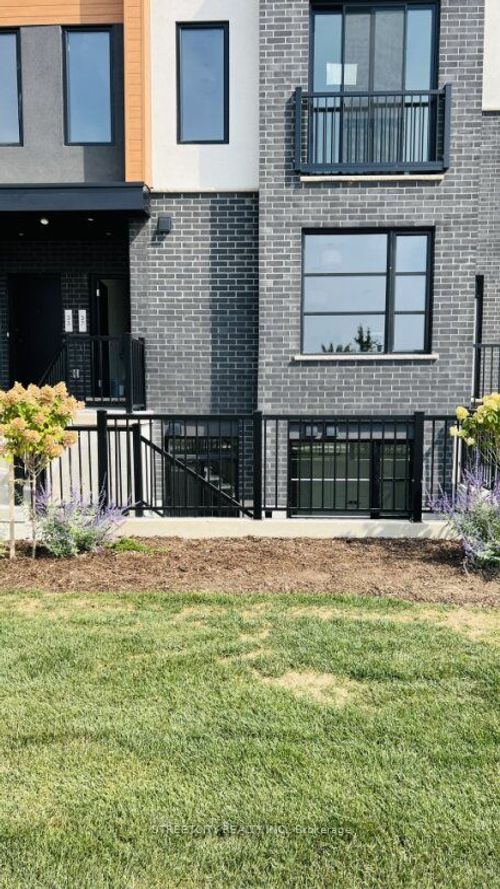 39-3900 Savoy St, London, ON, N6P0H9 | Card Image