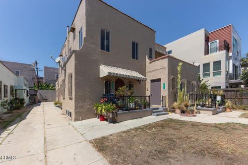 833 N Ridgewood Place, Los Angeles, CA, 90038 | Card Image