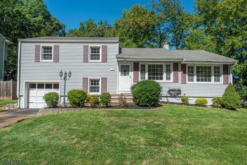 39 Warren Trl, Denville, NJ, 07834-1024 | Card Image