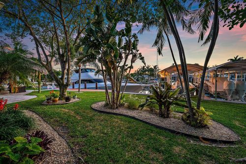 14077 Paradise Point Rd, West Palm Beach, FL, 33410-1139 | Card Image