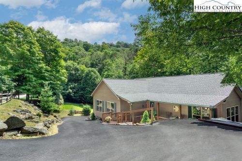 106 Hawthorne Road, Beech Mountain, NC, 28604 | Card Image