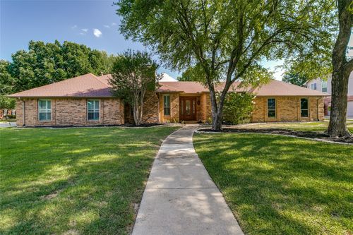 2 Rolling Hills Cir, Denton, TX, 76205-8566 | Card Image