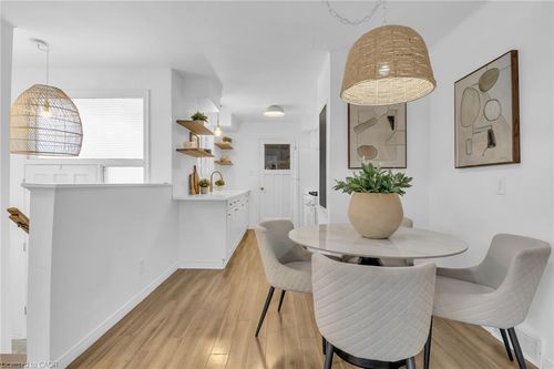 373 Hillcrest Rd, Cambridge, ON, N3H1B4 | Card Image