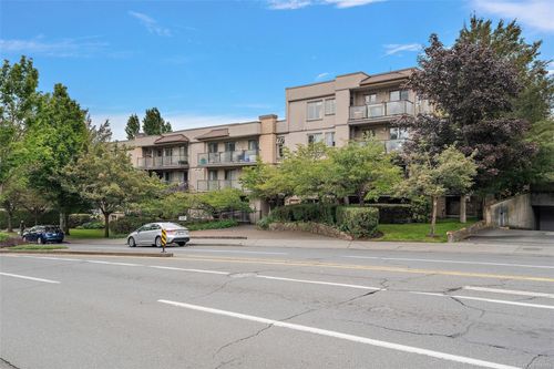 206-2527 Quadra St, Victoria, BC, V8T4E1 | Card Image