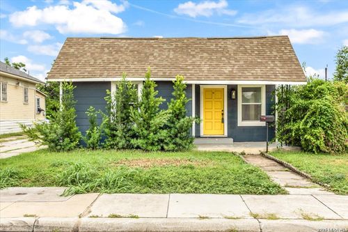 1112 Fresno, San Antonio, TX, 78201-4226 | Card Image