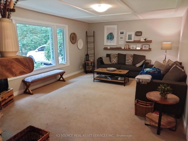 9885 Parkview Cres, House other with 4 bedrooms, 2 bathrooms and 6 parking in Grand Bend ON | Image 6