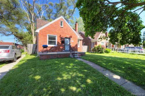 16890 Saint Marys St, Detroit, MI, 48235-3520 | Card Image