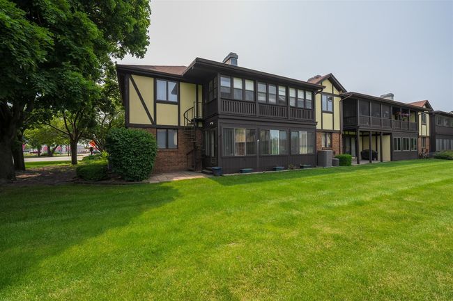 D1 - 201 Carol Ct, Condo with 2 bedrooms, 2 bathrooms and 1 parking in Pontiac IL | Image 23