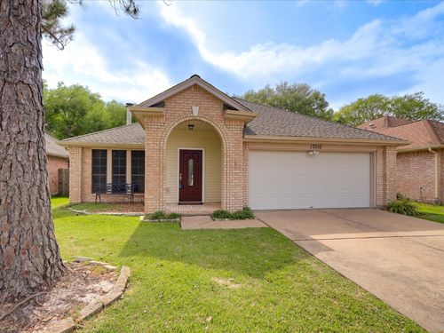 17010 Blue Mist Cir, Sugar Land, TX, 77498-4814 | Card Image
