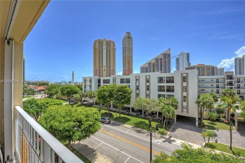 505-200 178th Dr, Sunny Isles Beach, FL, 33160-2812 | Card Image