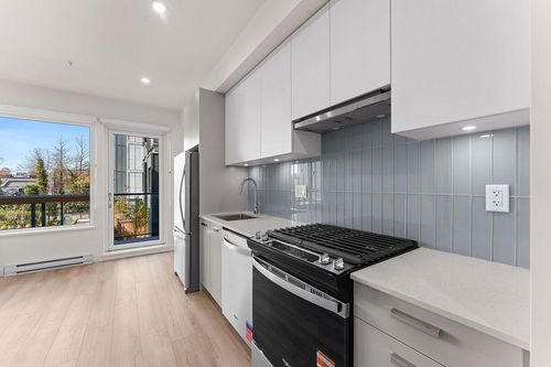 220-13760 75a Ave, Surrey, BC, V3W3W5 | Card Image
