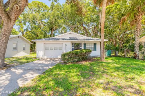 137 White St, Daytona Beach, FL, 32114-3426 | Card Image