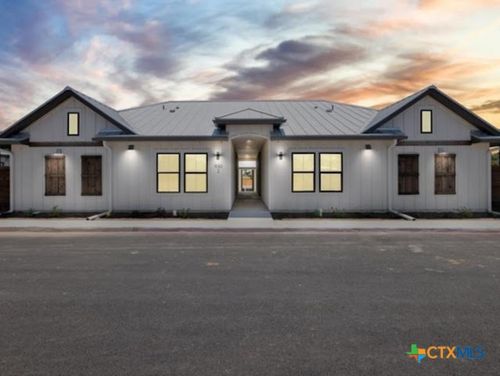 104-930 S Eagle St, Fredericksburg, TX, 78624-5606 | Card Image