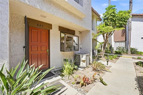 205 Oahu Way, Placentia, CA, 92870 | Card Image