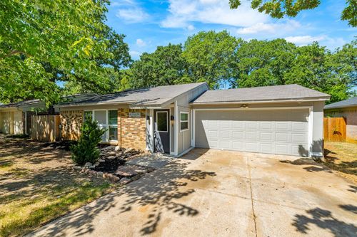 5306 Lansingford Trl, Arlington, TX, 76017-3219 | Card Image