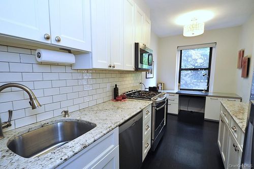 4n-143 Garth Rd, Scarsdale, NY, 10583-3851 | Card Image