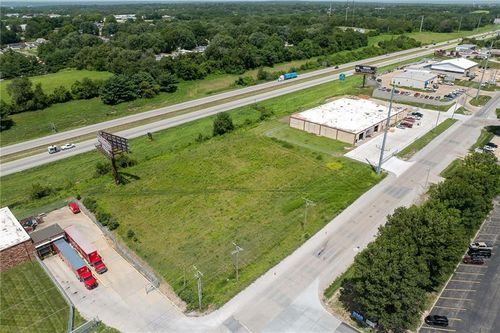 3702 S Leonard Road, St Joseph, MO, 64503 | Card Image