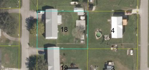 1086 Pine Ave, Moore Haven, FL, 33471-9202 | Card Image