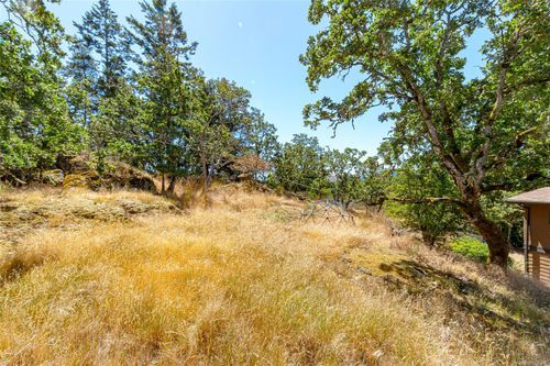 2673 Florence Lake Rd, Victoria, BC, V9B4H5 | Card Image