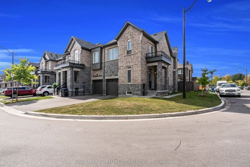 28 Gemma Pl, Brampton, ON, L6Z0J5 | Card Image