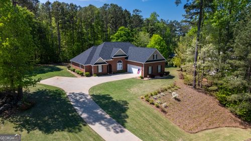 124 Riverbluff Dr, Lagrange, GA, 30240-7570 | Card Image