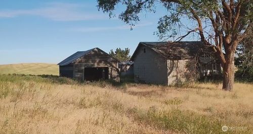 39681 Bluestem Rd E, Davenport, WA, 99122-9793 | Card Image