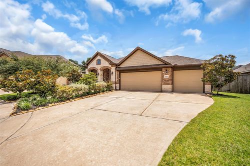 2003 Pine Ledge Rd, Pearland, TX, 77089-1541 | Card Image