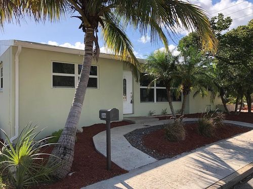 846 Selkirk St, West Palm Beach, FL, 33405-3138 | Card Image